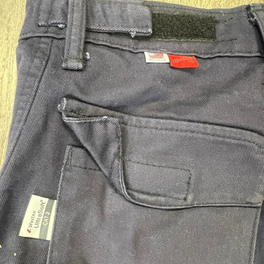 Safe Tech Navy cargo pants with multiple pockets. Made in America 30x32 - Picture 4 of 4